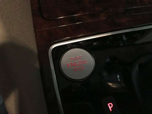 2012 Volkswagen Passat SEL 4dr Sedan 6A w/ Premium Package